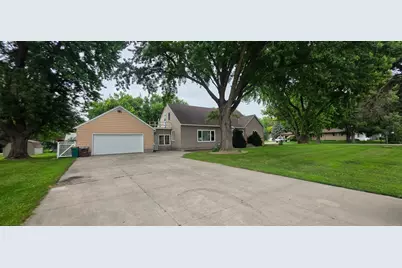 107 Park Avenue E, Hollandale, MN 56045 - Photo 11