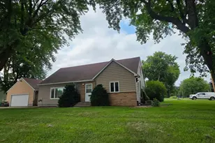 107 Park Ave E, Hollandale, MN 56045 - Photo 5