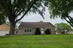 107 Park Ave E, Hollandale, MN 56045 - Photo 93