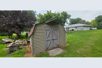 107 Park Avenue E, Hollandale, MN 56045 - Photo 9