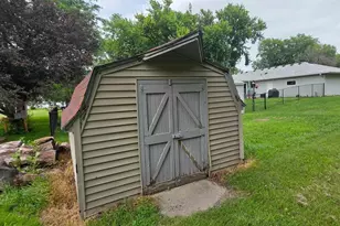 107 Park Ave E, Hollandale, MN 56045 - Photo 9