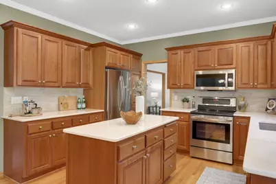 5715 Pond Drive, Shoreview, MN 55126 - Photo 9
