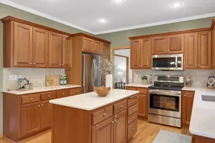 5715 Pond Dr, Shoreview, MN 55126 - Photo 9