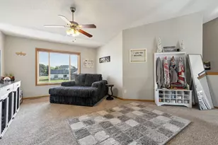 513 Harriett Dr, Marshall, MN 56258 - Photo 27
