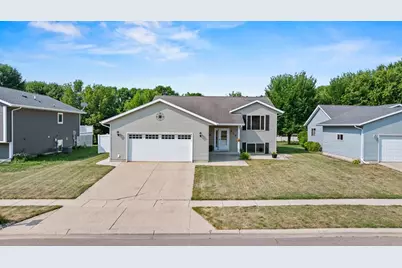 513 Harriett Drive, Marshall, MN 56258 - Photo 7