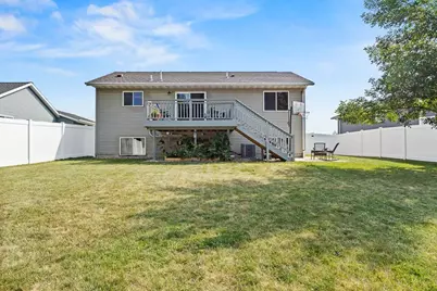 513 Harriett Drive, Marshall, MN 56258 - Photo 9