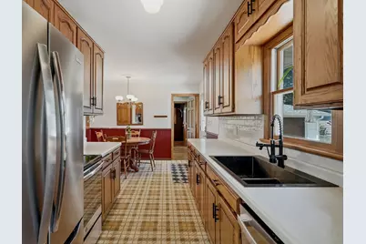 340 Greenway Avenue N, Oakdale, MN 55128 - Photo 9