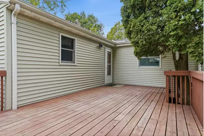 563 Shryer Avenue W, Roseville, MN 55113 - Photo 29