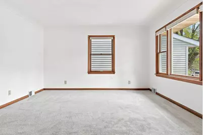 563 Shryer Avenue W, Roseville, MN 55113 - Photo 5
