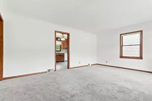 563 Shryer Ave W, Roseville, MN 55113 - Photo 3