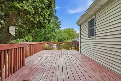 563 Shryer Avenue W, Roseville, MN 55113 - Photo 27