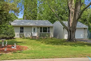 563 Shryer Ave W, Roseville, MN 55113 - Photo 1