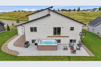 2578 Meadows Drive, River Falls, WI 54022 - Photo 13