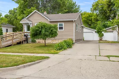 405 14th Street N, Moorhead, MN 56560 - Photo 27