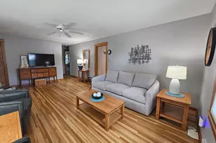 701 N Auburn Ave, Eveleth, MN 55734 - Photo 9