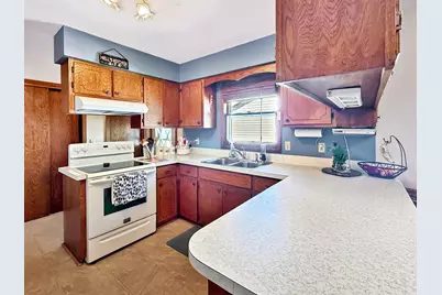 113 Circle Drive, Thief River Falls, MN 56701 - Photo 11