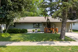 2104 W Oakland Ave, Austin, MN 55912 - Photo 1
