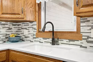 2104 W Oakland Ave, Austin, MN 55912 - Photo 23