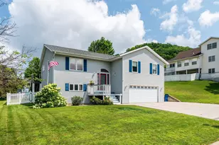 306 Haralson Ln, La Crescent, MN 55947 - Photo 1