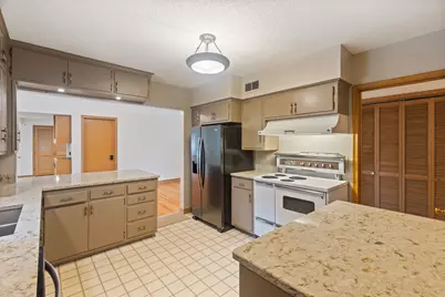 1390 Skillman Avenue W, Roseville, MN 55113 - Photo 19