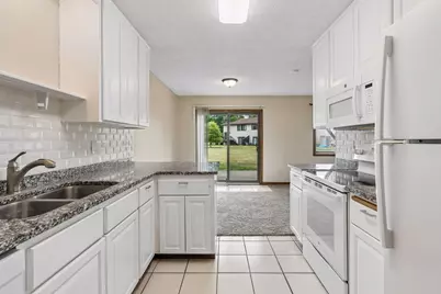 8605 Maplebrook Parkway N, Brooklyn Park, MN 55445 - Photo 5