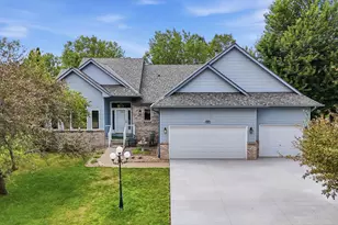 4852 Hillvale Ave N, Oakdale, MN 55128 - Photo 1