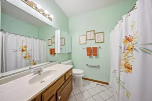 4852 Hillvale Ave N, Oakdale, MN 55128 - Photo 15