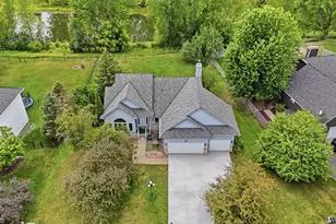 4852 Hillvale Ave N, Oakdale, MN 55128 - Photo 1