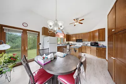 4852 Hillvale Avenue N, Oakdale, MN 55128 - Photo 11