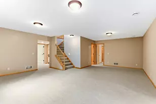 1976 Castle Ct E, Maplewood, MN 55109 - Photo 27