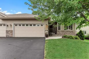 1976 Castle Ct E, Maplewood, MN 55109 - Photo 1