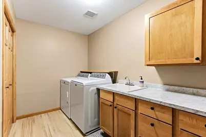 1976 Castle Court E, Maplewood, MN 55109 - Photo 25