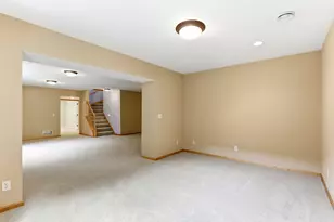 1976 Castle Ct E, Maplewood, MN 55109 - Photo 29