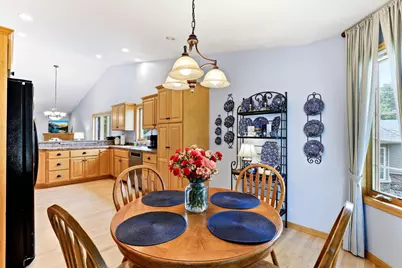 1976 Castle Court E, Maplewood, MN 55109 - Photo 9