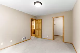 1976 Castle Ct E, Maplewood, MN 55109 - Photo 31