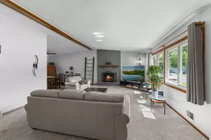 8555 Medicine Lake Rd, Golden Valley, MN 55427 - Photo 9