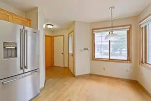 539 Lovell Ave, Roseville, MN 55113 - Photo 7