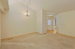 539 Lovell Ave, Roseville, MN 55113 - Photo 11