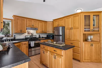 3951 Country Oaks Drive, Chanhassen, MN 55331 - Photo 11