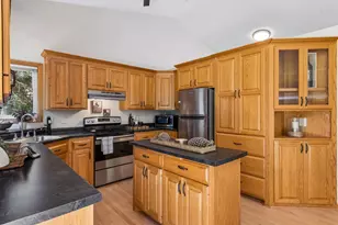 3951 Country Oaks Dr, Chanhassen, MN 55331 - Photo 11