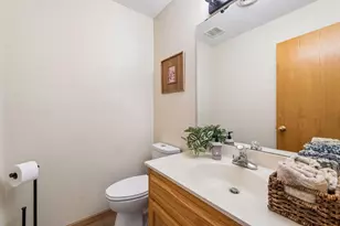 3951 Country Oaks Dr, Chanhassen, MN 55331 - Photo 25
