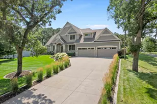 15413 Robinwood Dr, Minnetonka, MN 55345 - Photo 3