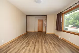 407 Fillmore St, Alexandria, MN 56308 - Photo 3