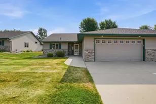 680 W River Dr, New London, MN 56273 - Photo 1