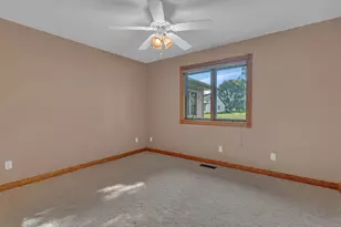 680 W River Dr, New London, MN 56273 - Photo 33