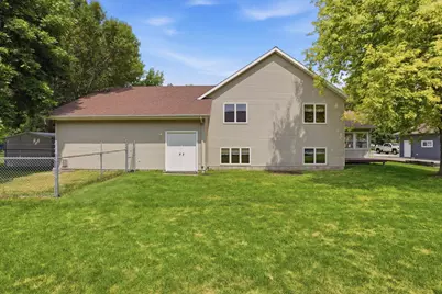 805 26th Avenue SW, Willmar, MN 56201 - Photo 5