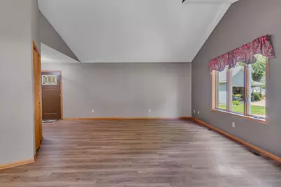 805 26th Avenue SW, Willmar, MN 56201 - Photo 15