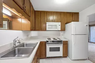 232 S Dewey St, Fairmont, MN 56031 - Photo 11
