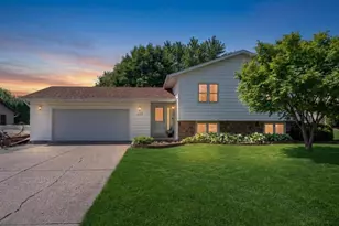 225 20th St NW, Owatonna, MN 55060 - Photo 1
