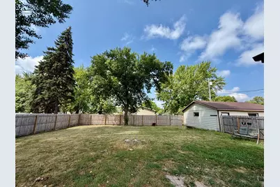 702 Champagne Avenue SW, Red Lake Falls, MN 56750 - Photo 3